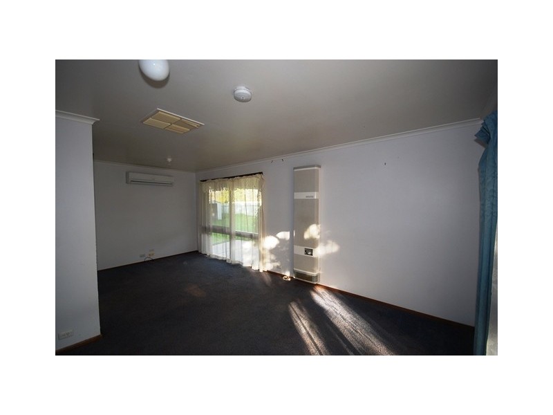 63 Undurra Drive, Glenfield Park NSW 2650