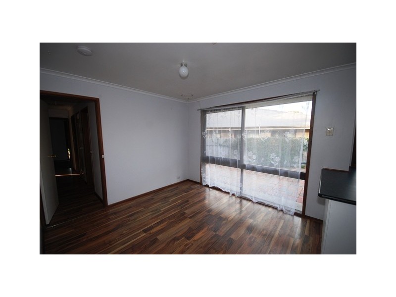 63 Undurra Drive, Glenfield Park NSW 2650