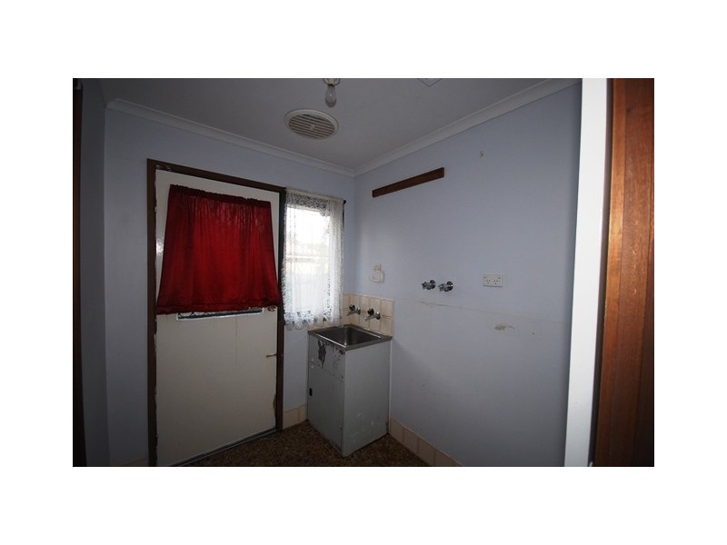 63 Undurra Drive, Glenfield Park NSW 2650