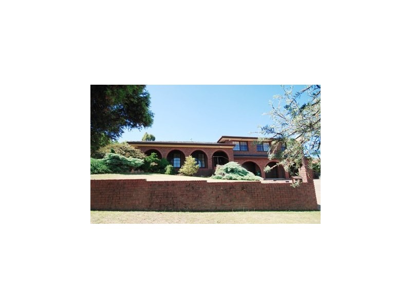 19 Henwood Avenue, Kooringal NSW 2650