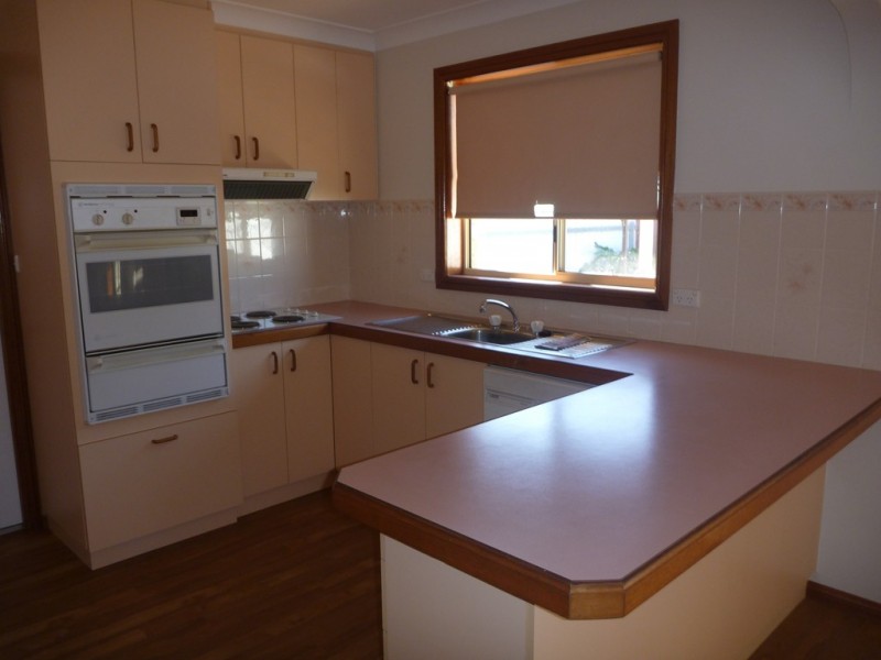 1/78 Undurra Drive, Glenfield Park NSW 2650