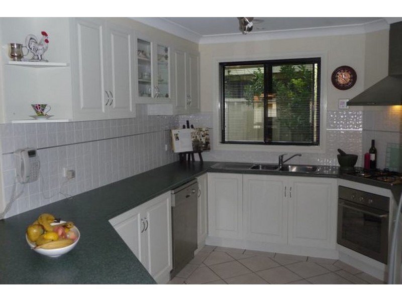 96 Yentoo Drive, Glenfield Park NSW 2650