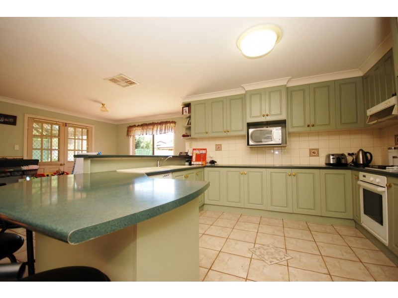 9 Malebo Place, Tatton NSW 2650