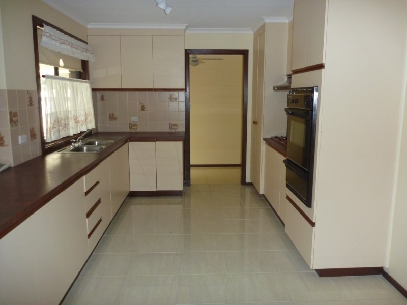 21 Alldis Place, Kooringal NSW 2650