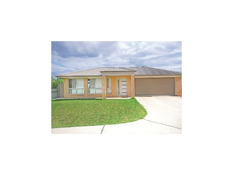 4/10 Kimberley Drive, Tatton NSW 2650
