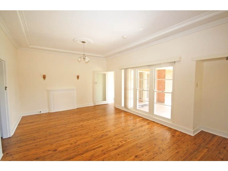48 Blamey Street, Turvey Park NSW 2650