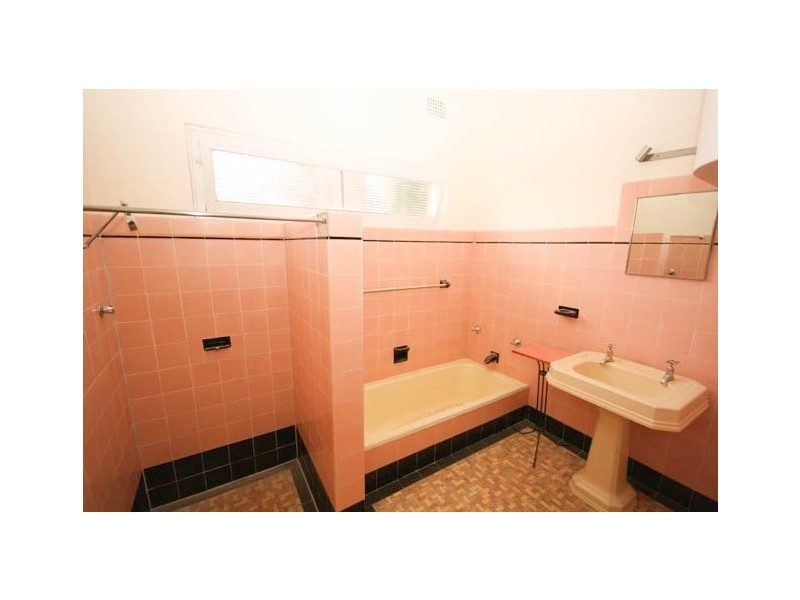 48 Blamey Street, Turvey Park NSW 2650