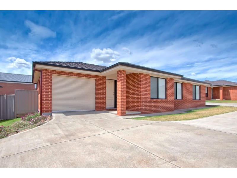 2/26 Dove Street, Mount Austin NSW 2650