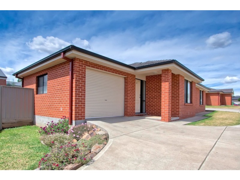 2/26 Dove Street, Mount Austin NSW 2650