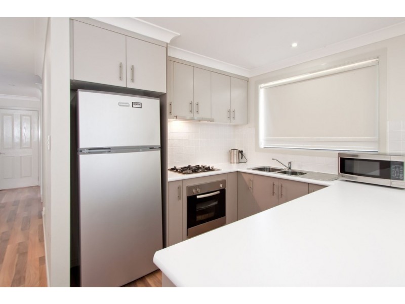2/26 Dove Street, Mount Austin NSW 2650