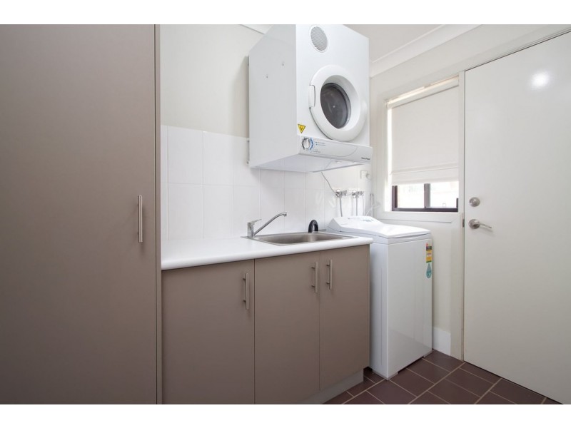 2/26 Dove Street, Mount Austin NSW 2650
