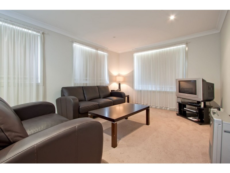 2/26 Dove Street, Mount Austin NSW 2650