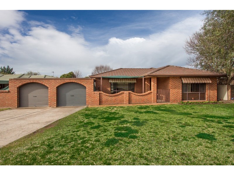 92 Undurra Drive, Glenfield Park NSW 2650