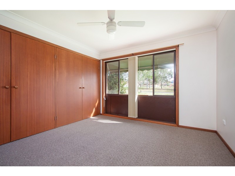 92 Undurra Drive, Glenfield Park NSW 2650