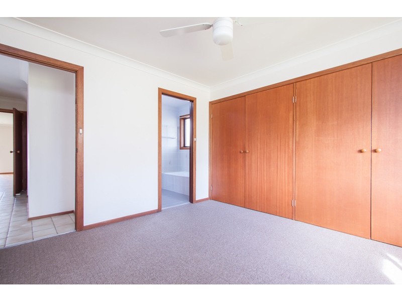 92 Undurra Drive, Glenfield Park NSW 2650