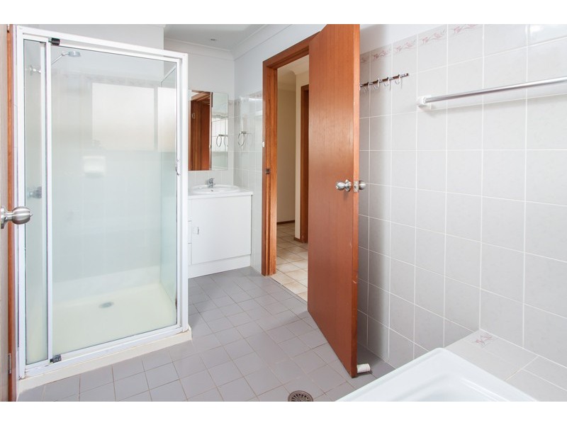 92 Undurra Drive, Glenfield Park NSW 2650