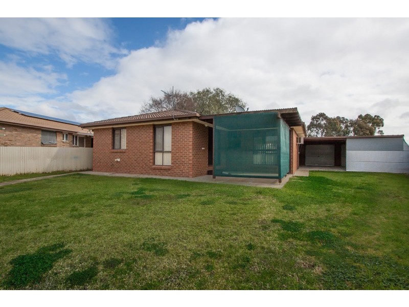 92 Undurra Drive, Glenfield Park NSW 2650