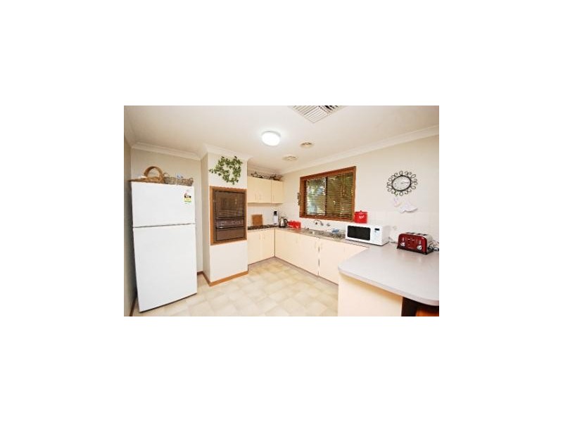 13 Balleroo Crescent, Glenfield Park NSW 2650