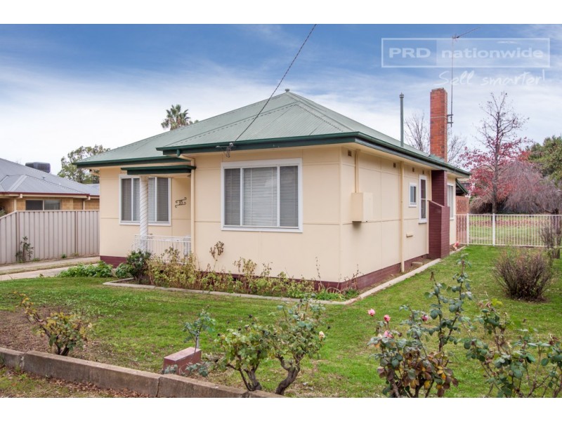 35 Lindsay Street, Turvey Park NSW 2650