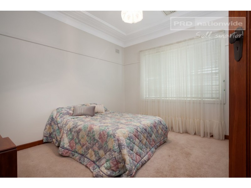 35 Lindsay Street, Turvey Park NSW 2650