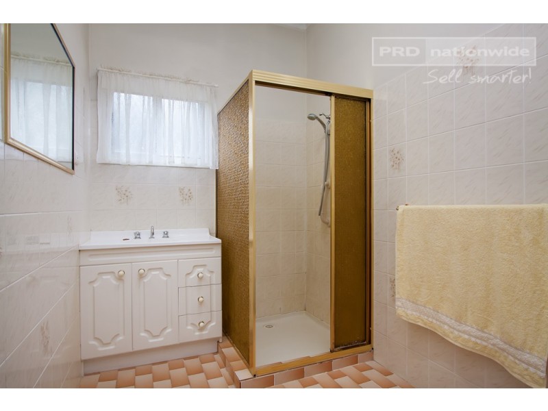 35 Lindsay Street, Turvey Park NSW 2650