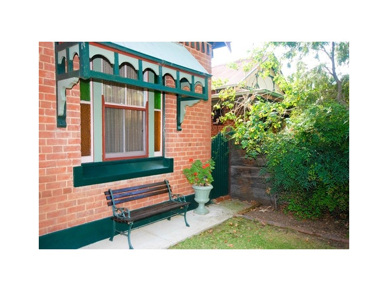 20 McKinnon Street, Wagga Wagga NSW 2650