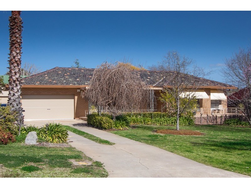 50 Walteela Avenue, Mount Austin NSW 2650