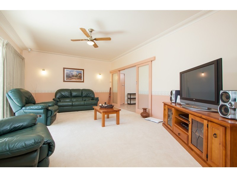 50 Walteela Avenue, Mount Austin NSW 2650