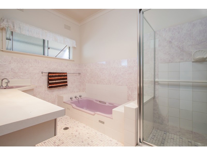 50 Walteela Avenue, Mount Austin NSW 2650