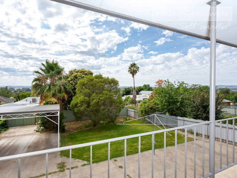 11 Panorama Street, Kooringal NSW 2650