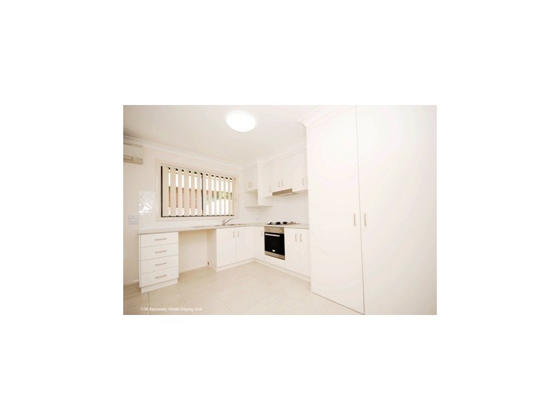 4/38 Kenneally Street, Kooringal NSW 2650