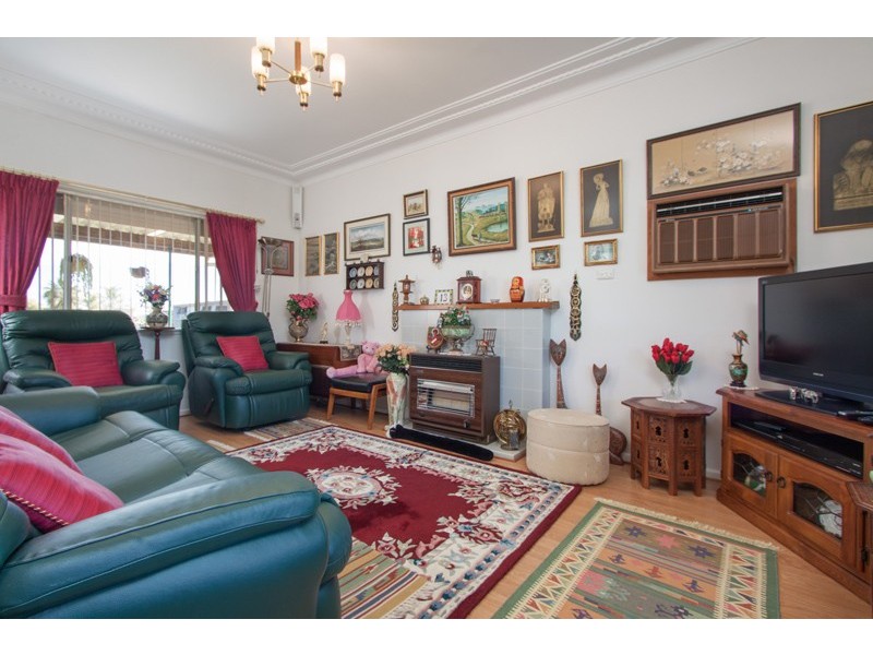 13 Killara Avenue, Mount Austin NSW 2650