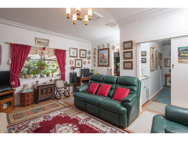 13 Killara Avenue, Mount Austin NSW 2650