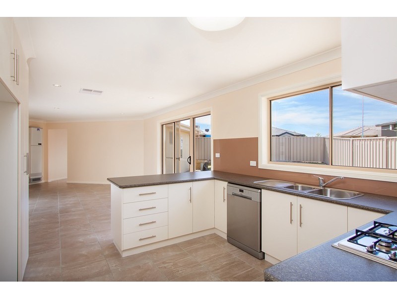 50 Barrima Drive, Glenfield Park NSW 2650