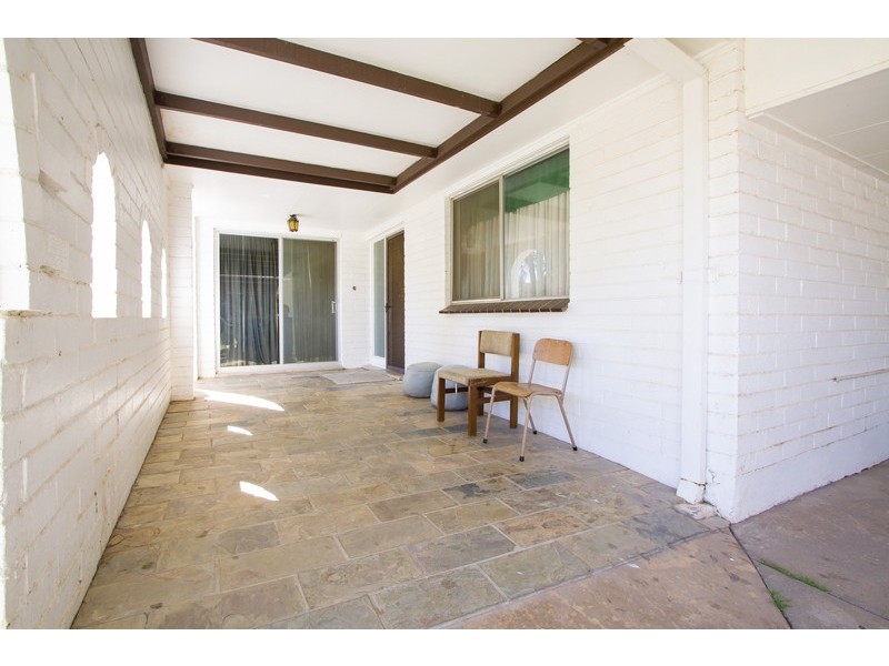 8 Walana Crescent, Kooringal NSW 2650