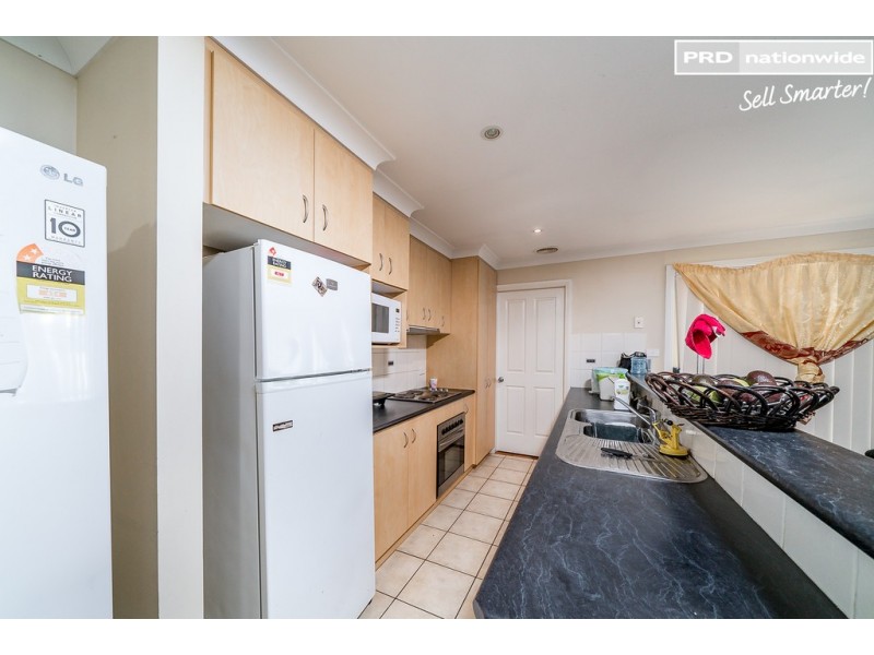 35 Paldi Crescent, Glenfield Park NSW 2650