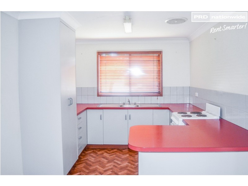 40 Pugsley Ave, Estella NSW 2650