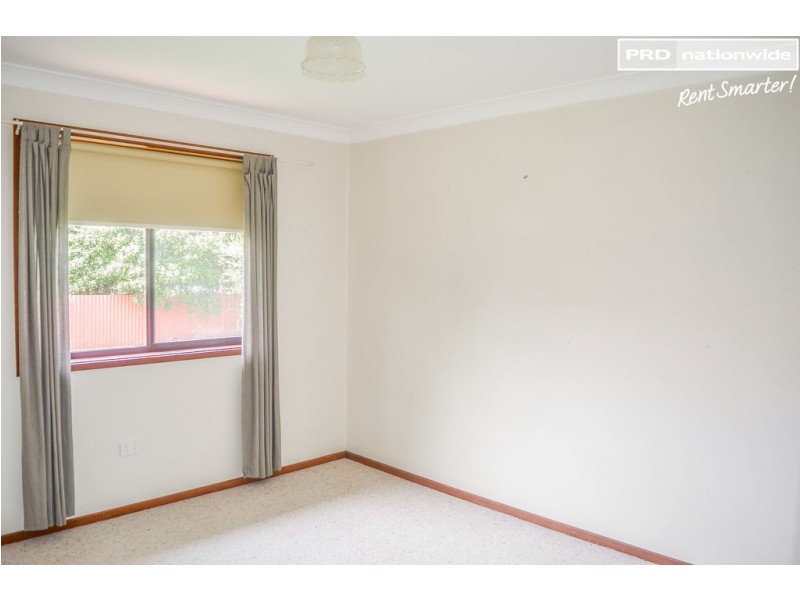 40 Pugsley Ave, Estella NSW 2650