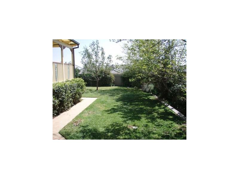 19 Cowan Place, Lloyd NSW 2650