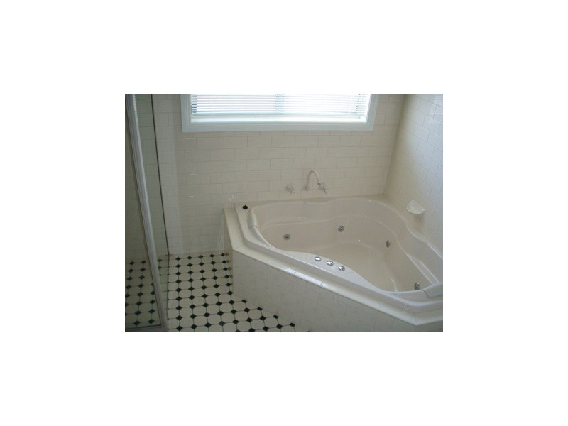 19 Cowan Place, Lloyd NSW 2650