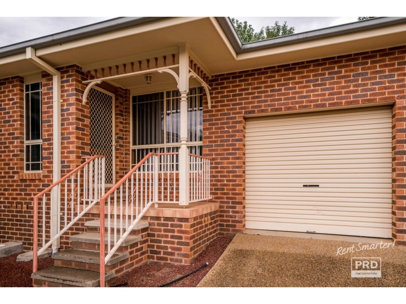 2/1 Randall Street, Kooringal NSW 2650