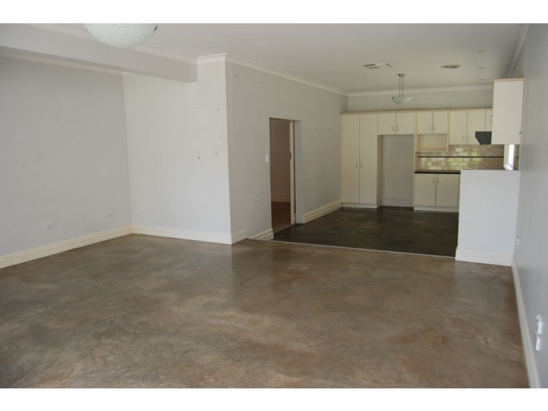42 Simmons Street, Wagga Wagga NSW 2650