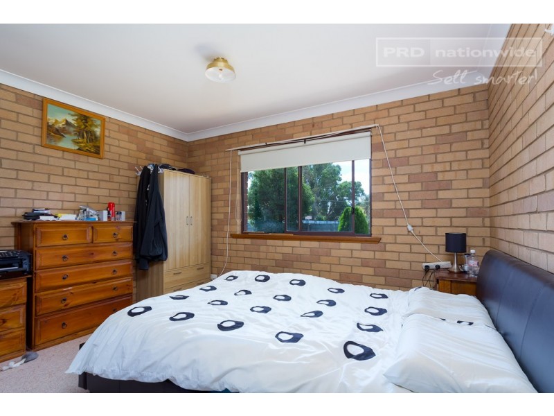 Units 1-4/2A Rowe Street, Lake Albert NSW 2650