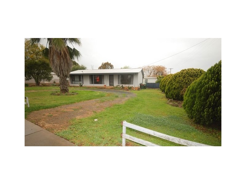 21 Stinson Street, Coolamon NSW 2701