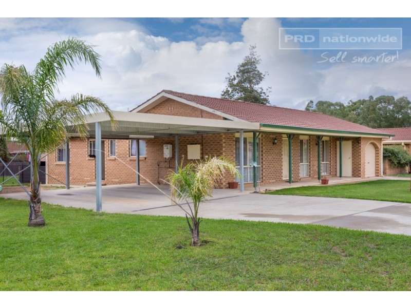 14 Tura Place, Glenfield Park NSW 2650
