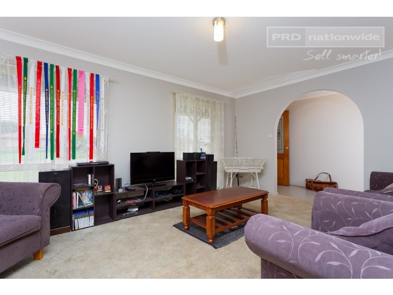 14 Tura Place, Glenfield Park NSW 2650