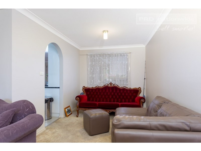 14 Tura Place, Glenfield Park NSW 2650