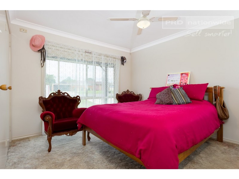 14 Tura Place, Glenfield Park NSW 2650