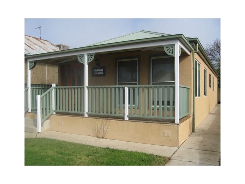 12 Broad Street, Wagga Wagga NSW 2650