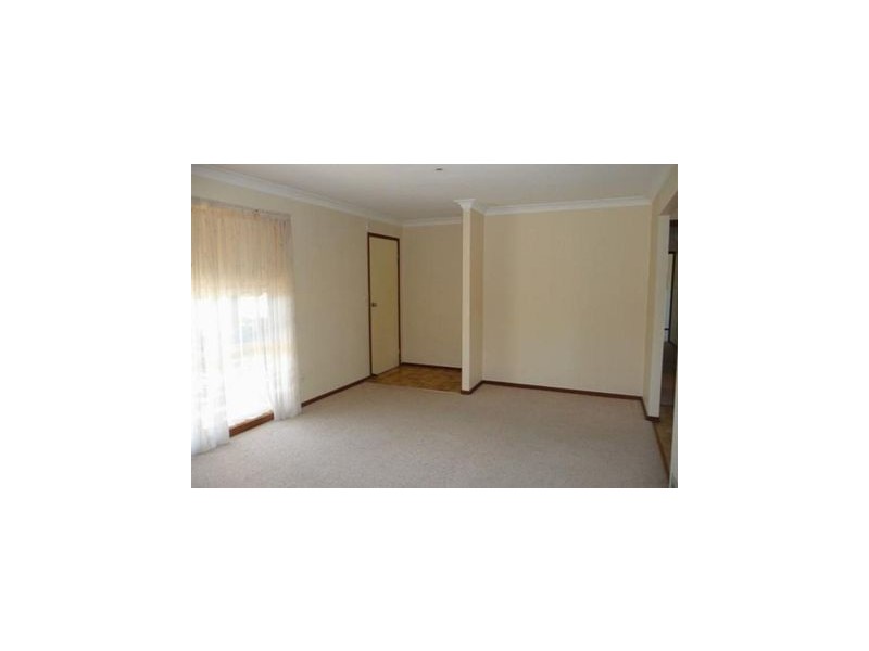 48 Pugsley Ave, Estella NSW 2650